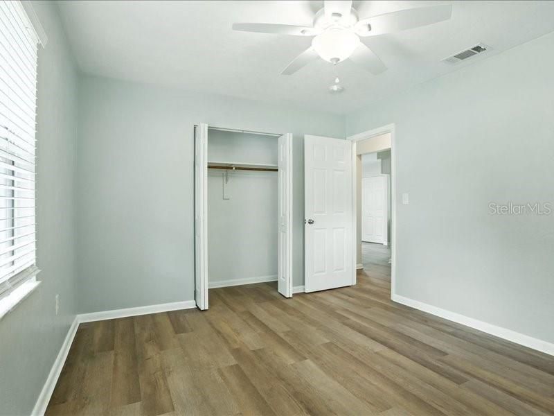 For Sale: $179,999 (2 beds, 1 baths, 840 Square Feet)