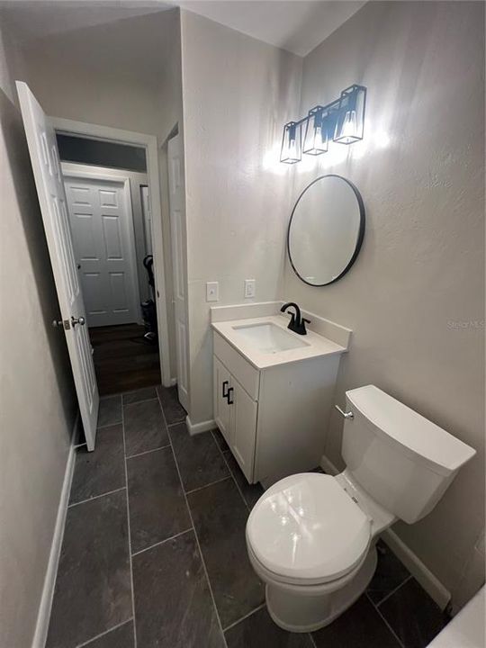 For Sale: $179,999 (2 beds, 1 baths, 840 Square Feet)