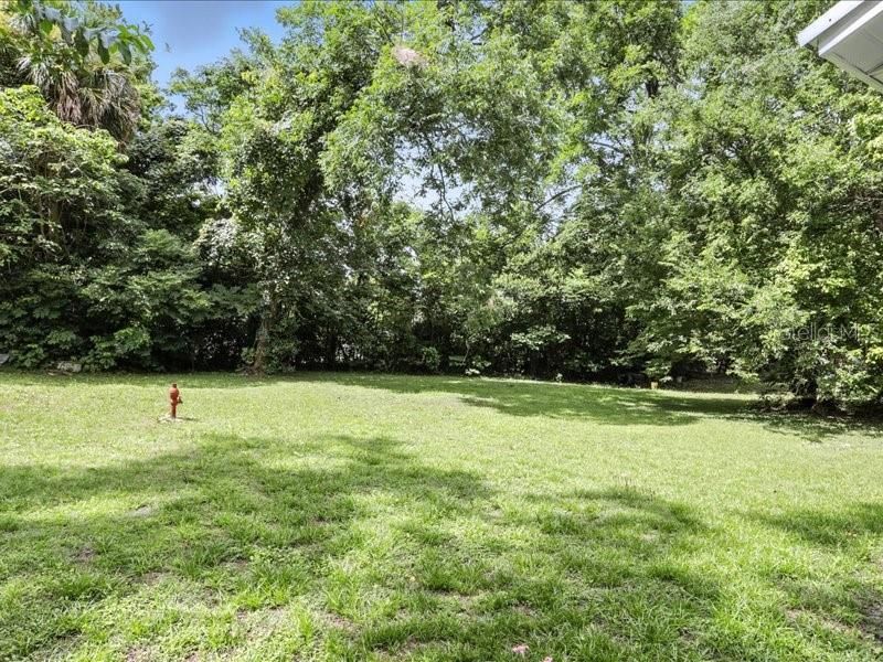 For Sale: $179,999 (2 beds, 1 baths, 840 Square Feet)