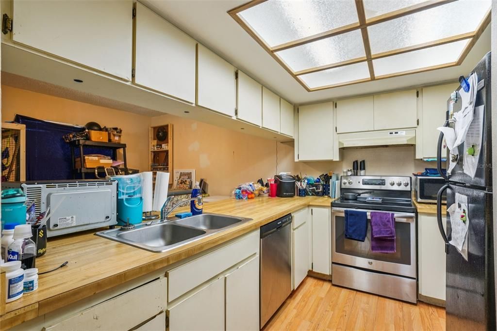 For Sale: $462,000 (4 beds, 0 baths, 1902 Square Feet)