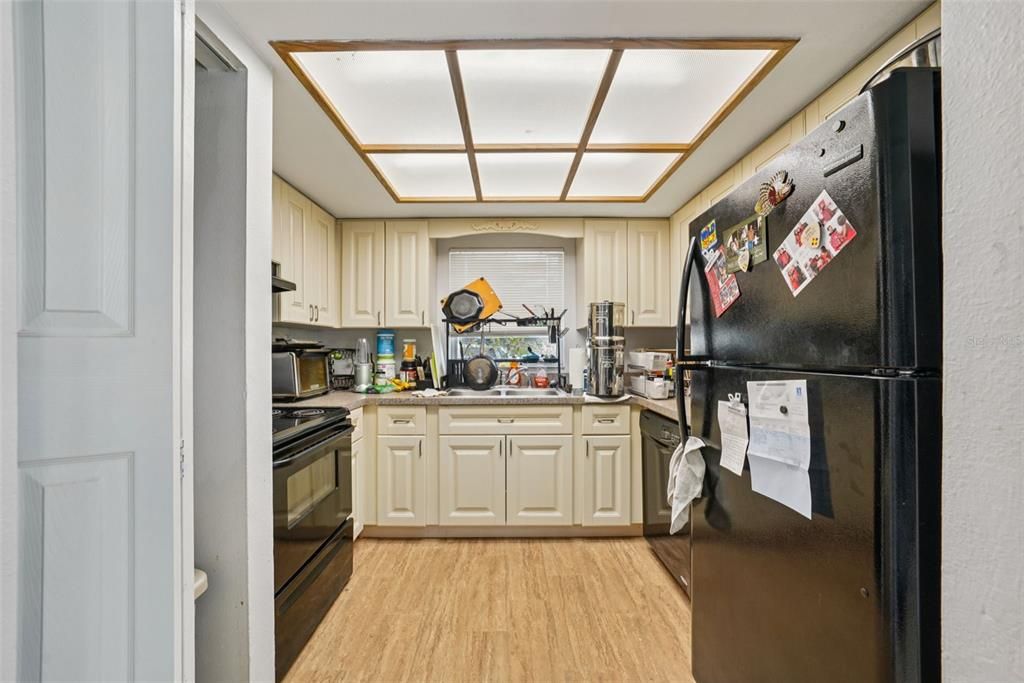 For Sale: $462,000 (4 beds, 0 baths, 1902 Square Feet)