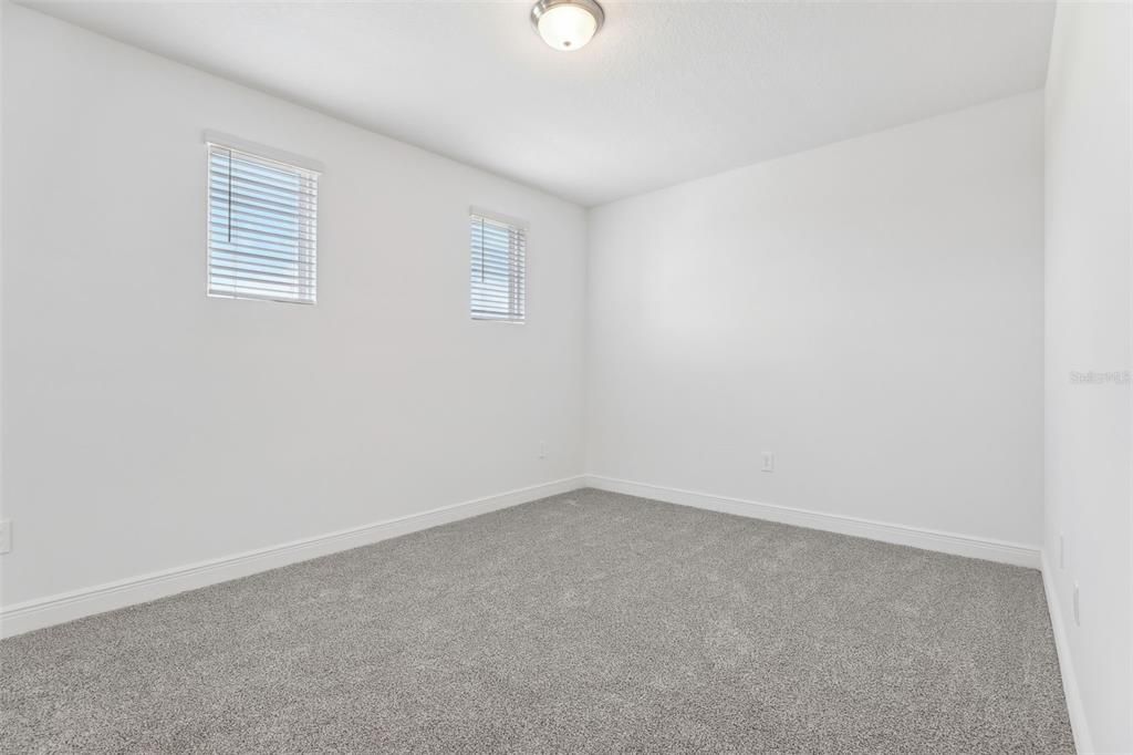 На продажу: $418,074 (4 спален, 2 ванн, 2054 Квадратных фут)