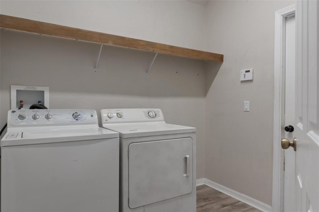 For Sale: $369,900 (4 beds, 3 baths, 2299 Square Feet)