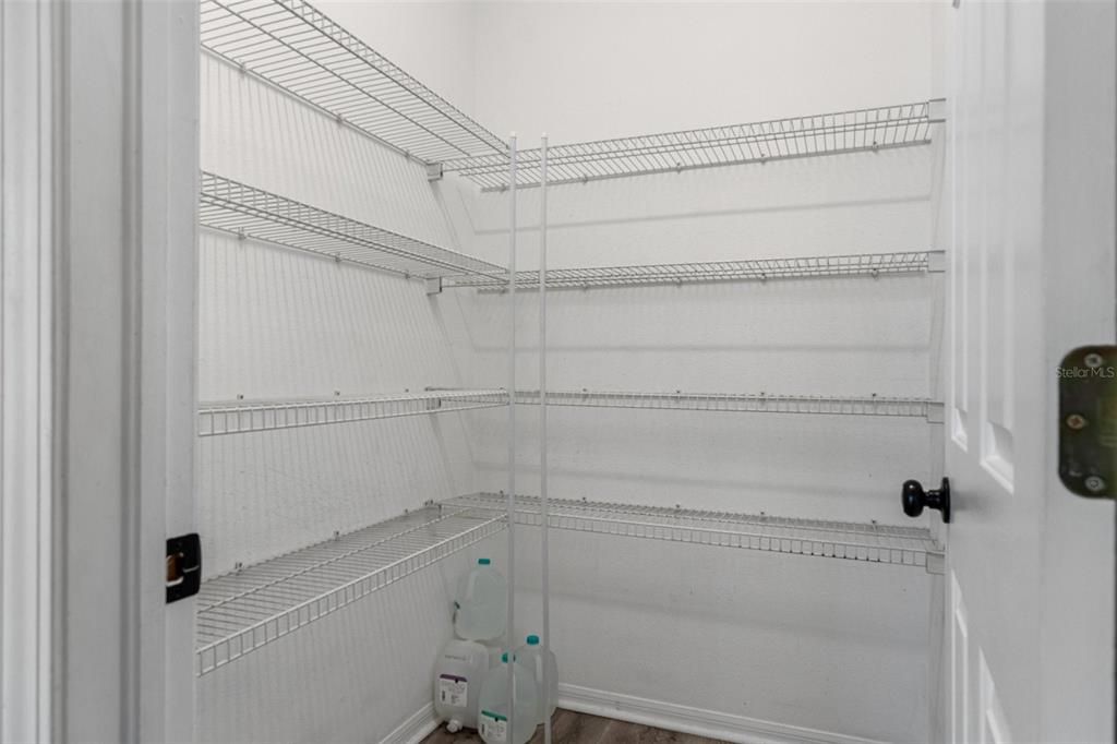 For Sale: $369,900 (4 beds, 3 baths, 2299 Square Feet)