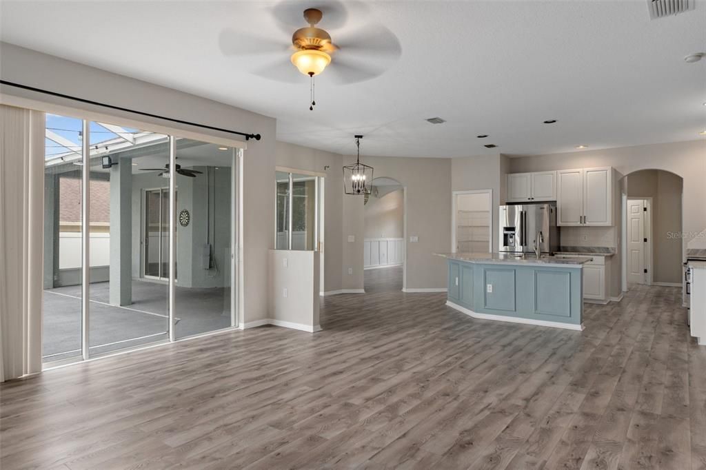 For Sale: $369,900 (4 beds, 3 baths, 2299 Square Feet)