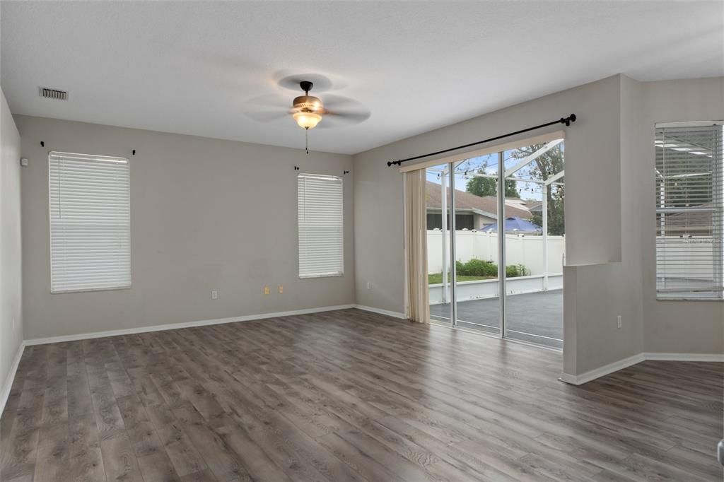 For Sale: $369,900 (4 beds, 3 baths, 2299 Square Feet)