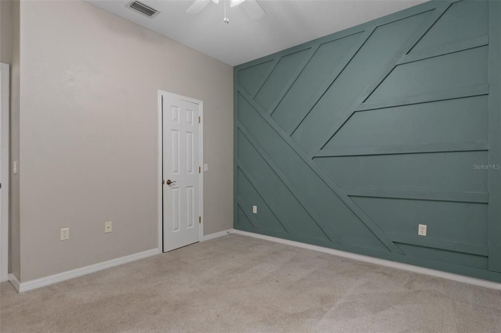 For Sale: $369,900 (4 beds, 3 baths, 2299 Square Feet)