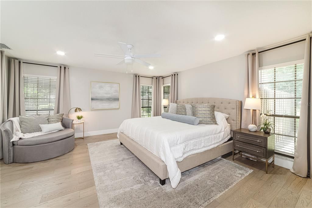 合同活跃: $1,195,000 (4 贝兹, 4 浴室, 4500 平方英尺)