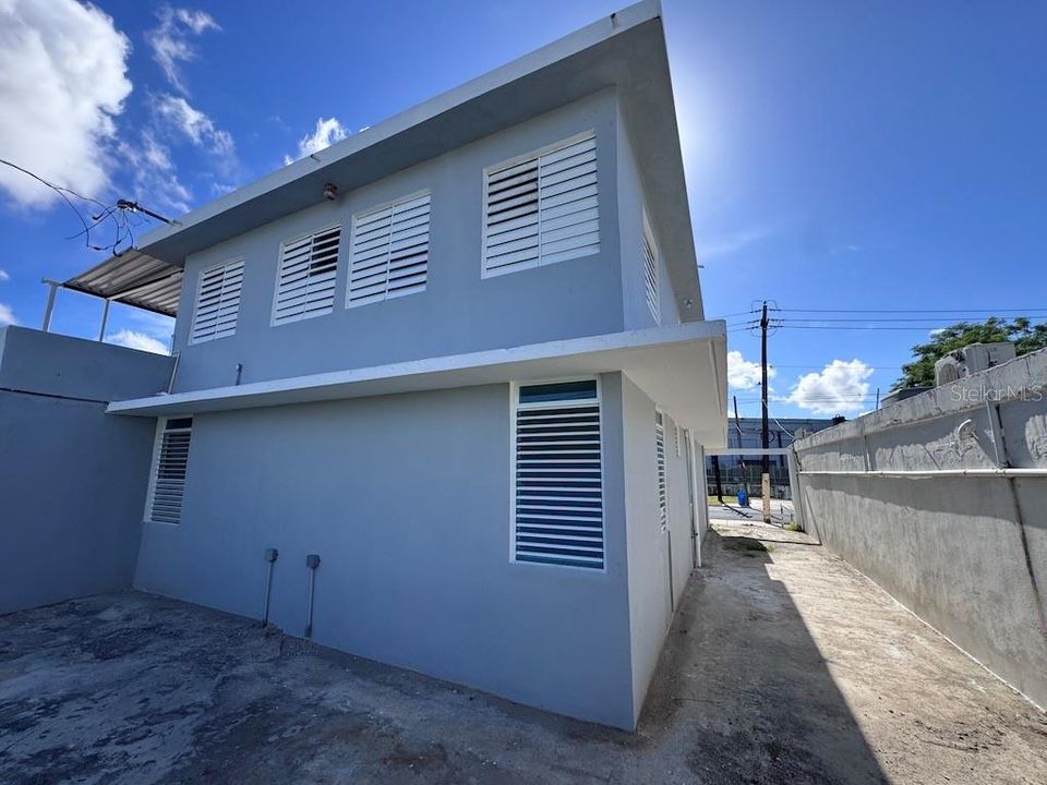 Под контрактом: $325,000 (0 спален, 0 ванн, 2338 Квадратных фут)