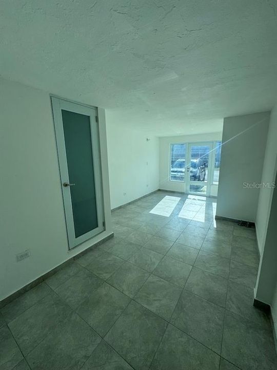 Под контрактом: $325,000 (0 спален, 0 ванн, 2338 Квадратных фут)