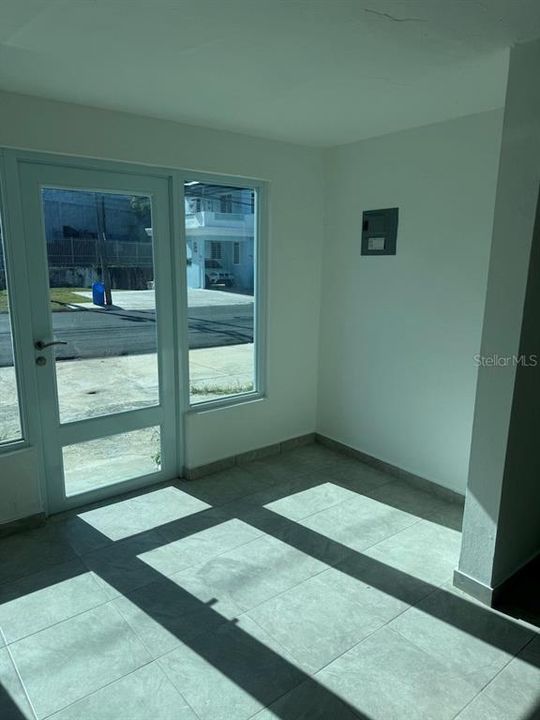 Под контрактом: $325,000 (0 спален, 0 ванн, 2338 Квадратных фут)