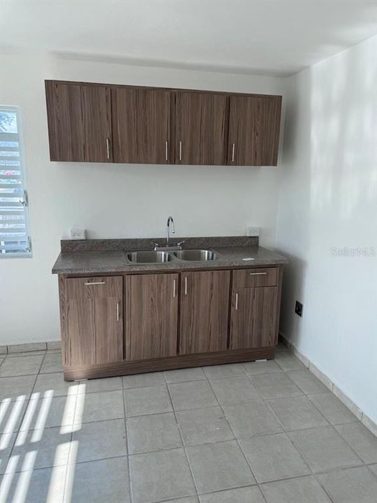 Под контрактом: $325,000 (0 спален, 0 ванн, 2338 Квадратных фут)