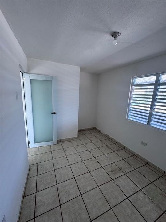 Под контрактом: $325,000 (0 спален, 0 ванн, 2338 Квадратных фут)