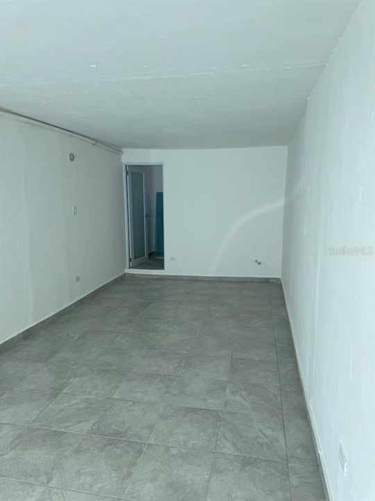 Под контрактом: $325,000 (0 спален, 0 ванн, 2338 Квадратных фут)