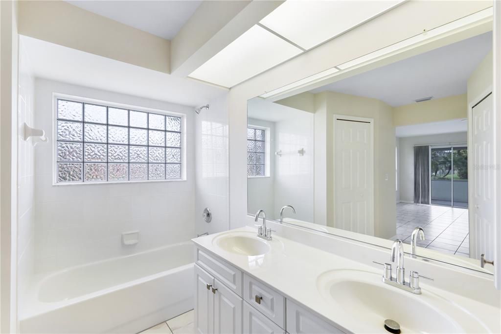 For Sale: $349,900 (3 beds, 2 baths, 1531 Square Feet)