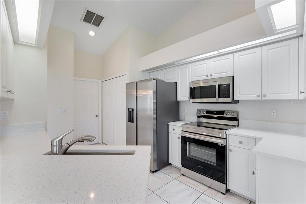 For Sale: $349,900 (3 beds, 2 baths, 1531 Square Feet)