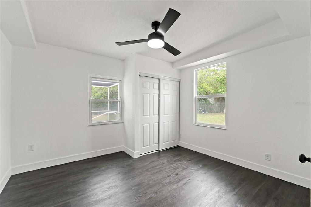 Active With Contract: $289,900 (3 beds, 1 baths, 1359 Square Feet)