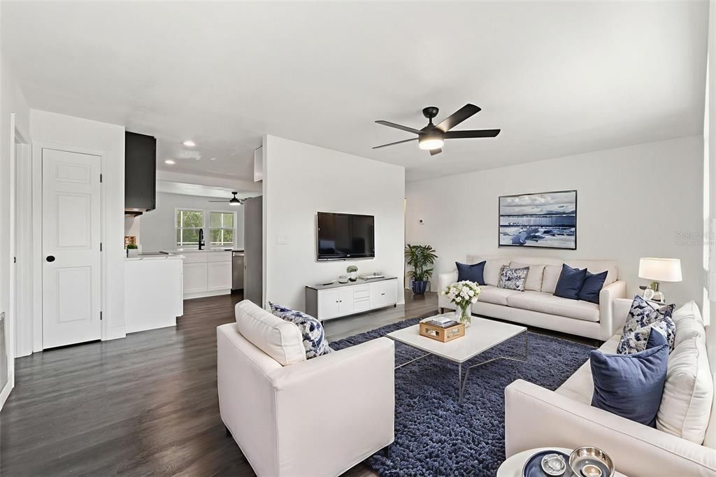 Active With Contract: $289,900 (3 beds, 1 baths, 1359 Square Feet)