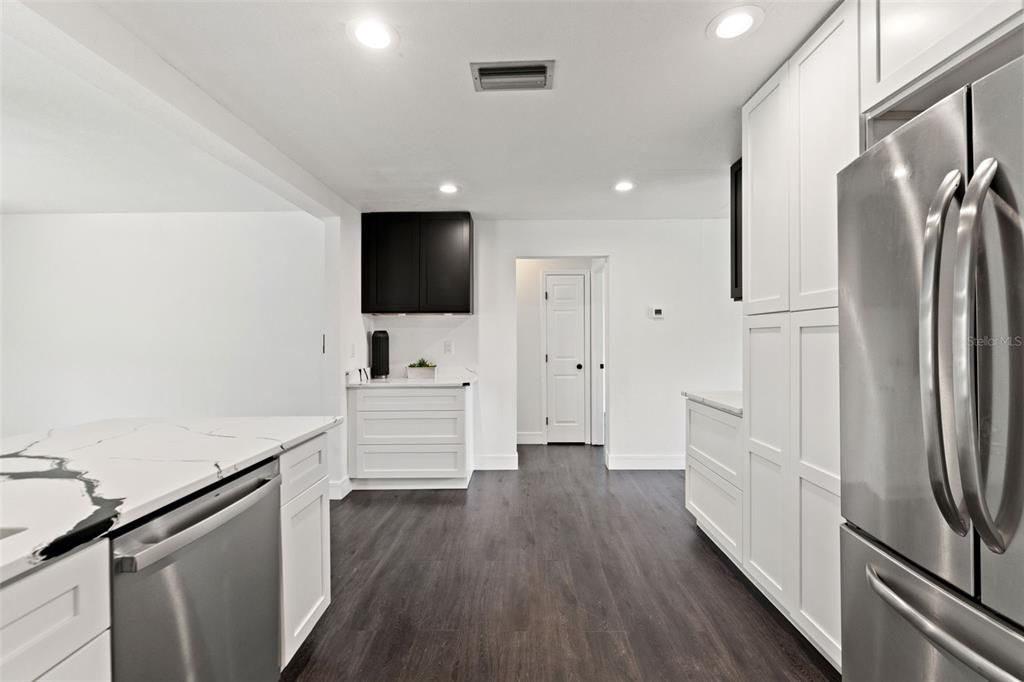 Active With Contract: $289,900 (3 beds, 1 baths, 1359 Square Feet)