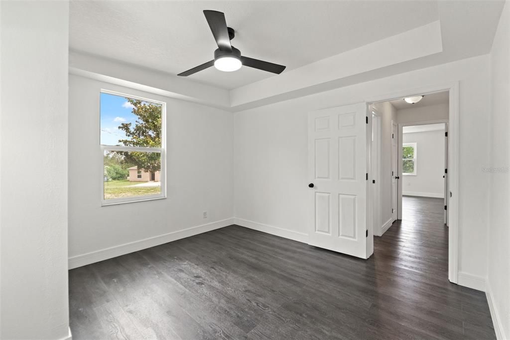 Active With Contract: $289,900 (3 beds, 1 baths, 1359 Square Feet)