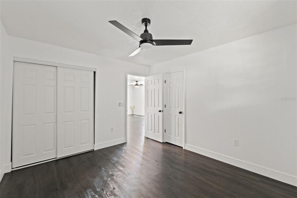 Active With Contract: $289,900 (3 beds, 1 baths, 1359 Square Feet)