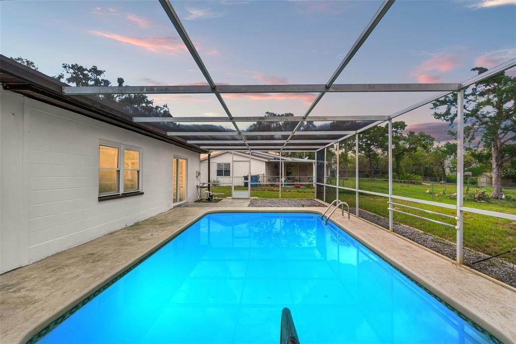 Active With Contract: $289,900 (3 beds, 1 baths, 1359 Square Feet)