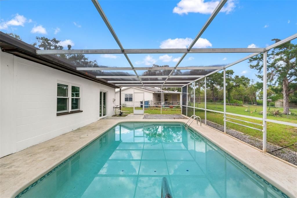 Active With Contract: $289,900 (3 beds, 1 baths, 1359 Square Feet)