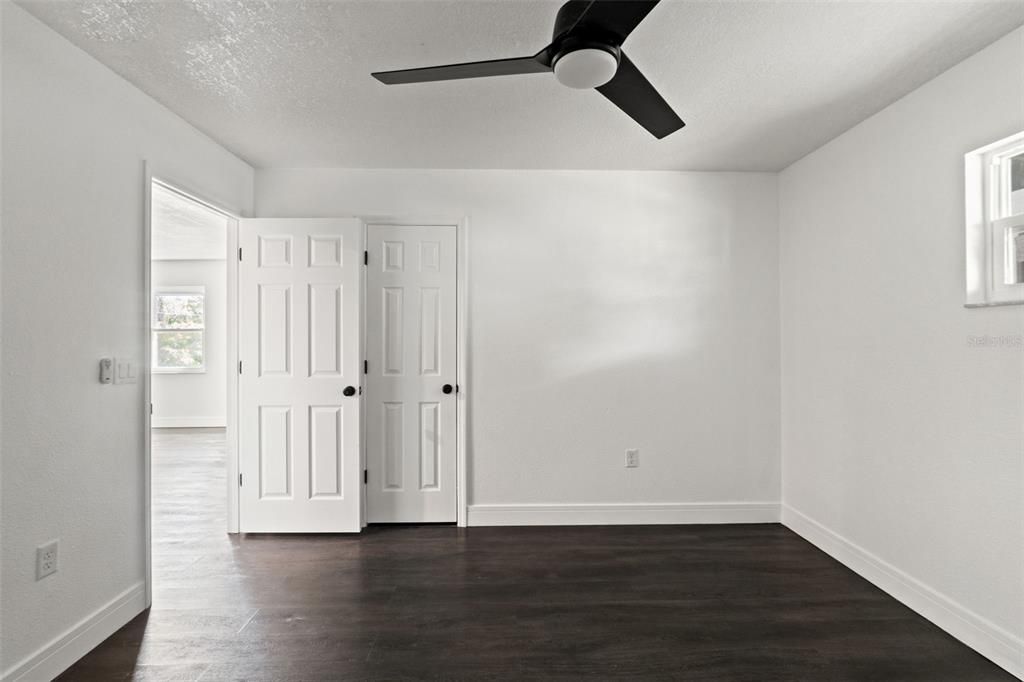 Active With Contract: $289,900 (3 beds, 1 baths, 1359 Square Feet)