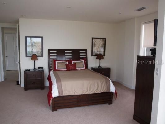 For Rent: $2,999 (2 beds, 2 baths, 1384 Square Feet)