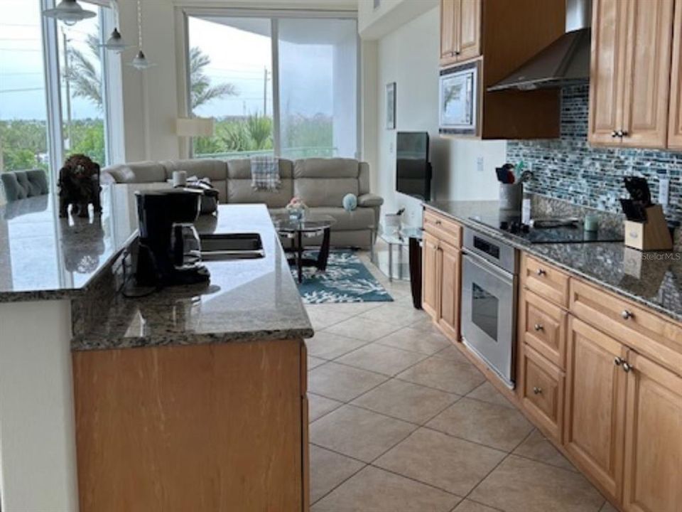 For Rent: $2,999 (2 beds, 2 baths, 1384 Square Feet)