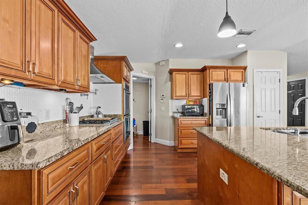 待售: $960,000 (4 贝兹, 3 浴室, 2014 平方英尺)