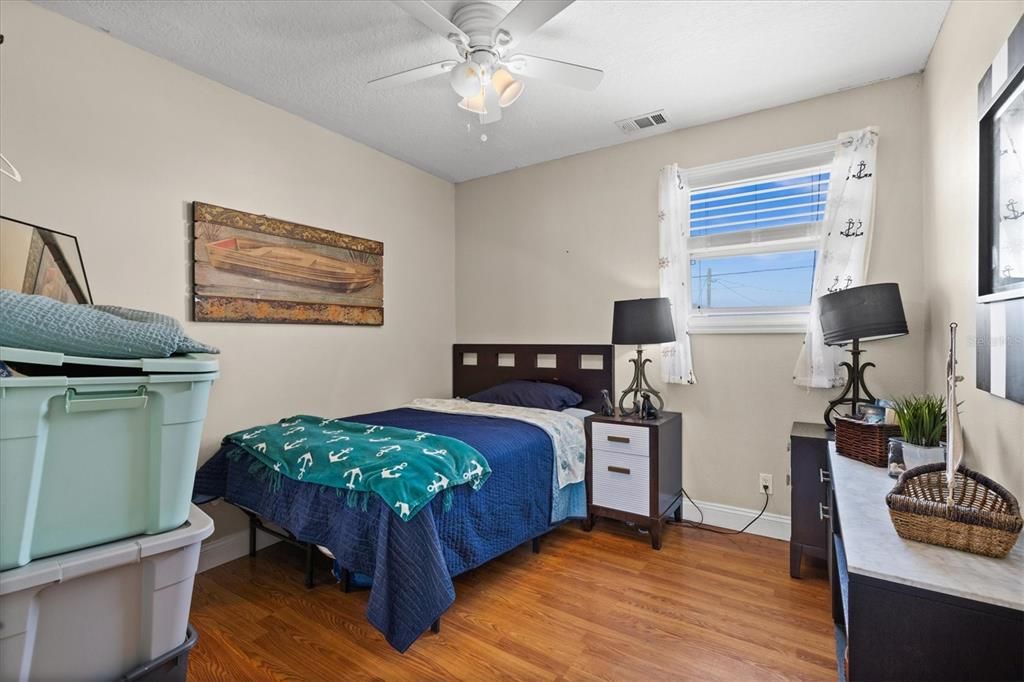 待售: $960,000 (4 贝兹, 3 浴室, 2014 平方英尺)