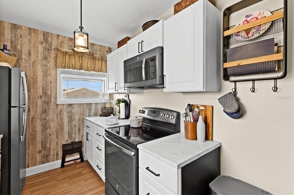 待售: $960,000 (4 贝兹, 3 浴室, 2014 平方英尺)