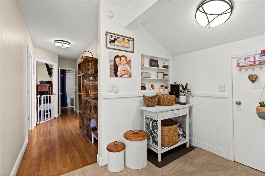 待售: $960,000 (4 贝兹, 3 浴室, 2014 平方英尺)