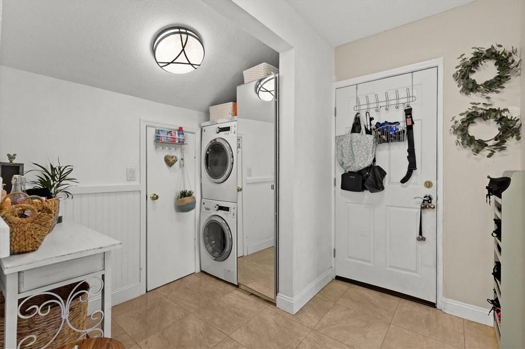 待售: $960,000 (4 贝兹, 3 浴室, 2014 平方英尺)