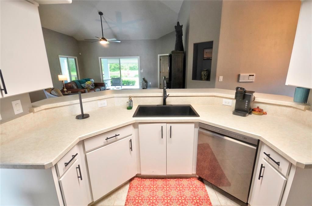 На продажу: $455,500 (3 спален, 2 ванн, 1940 Квадратных фут)