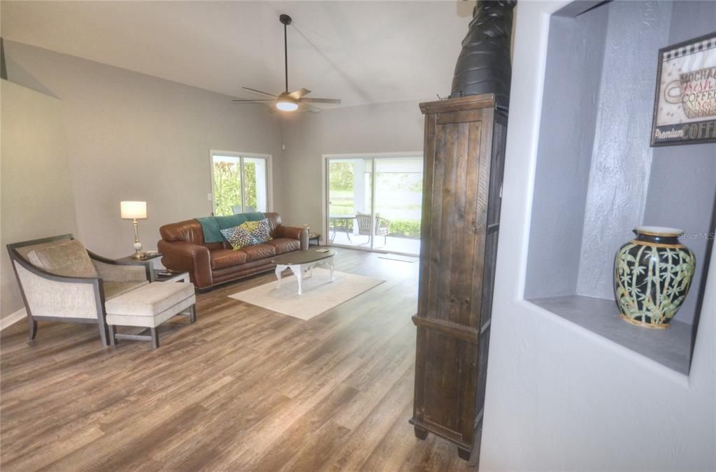 На продажу: $455,500 (3 спален, 2 ванн, 1940 Квадратных фут)