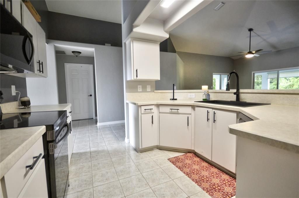 На продажу: $455,500 (3 спален, 2 ванн, 1940 Квадратных фут)