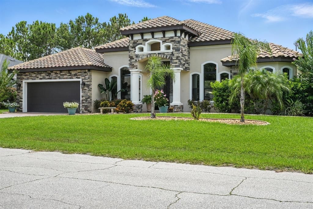 Active With Contract: $574,500 (3 beds, 2 baths, 1973 Square Feet)