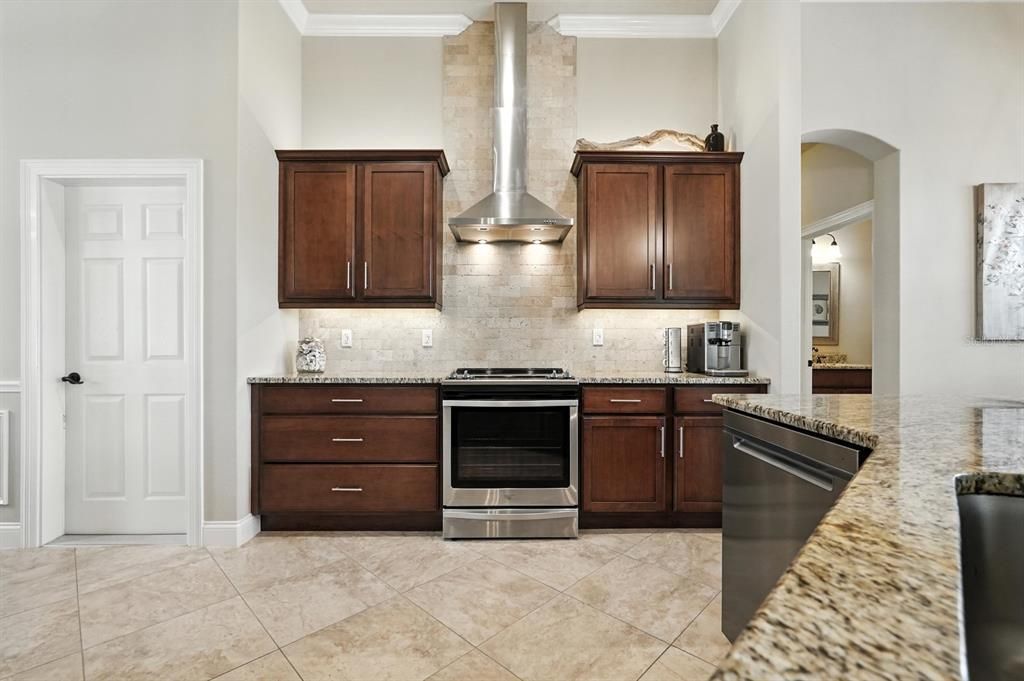 Active With Contract: $574,500 (3 beds, 2 baths, 1973 Square Feet)