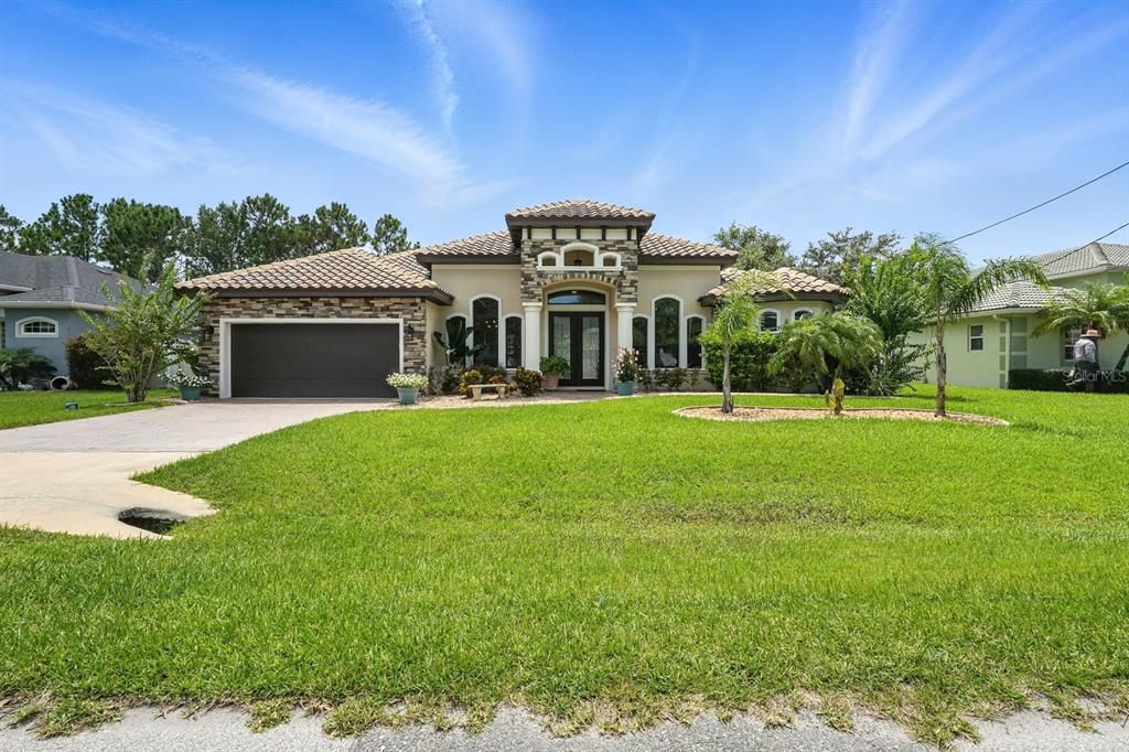 Active With Contract: $574,500 (3 beds, 2 baths, 1973 Square Feet)