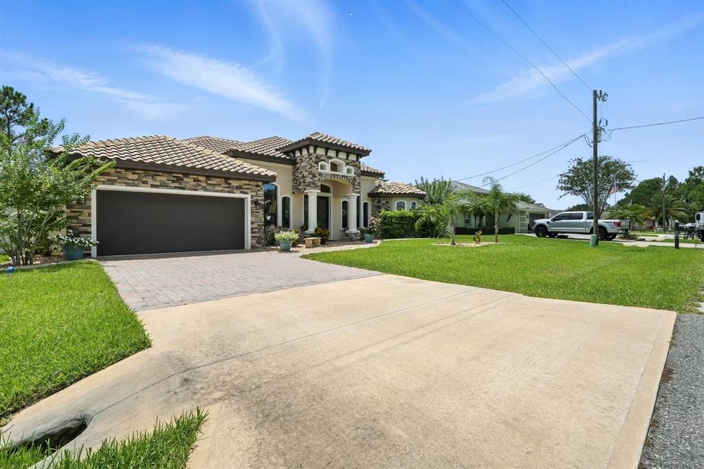 Active With Contract: $574,500 (3 beds, 2 baths, 1973 Square Feet)