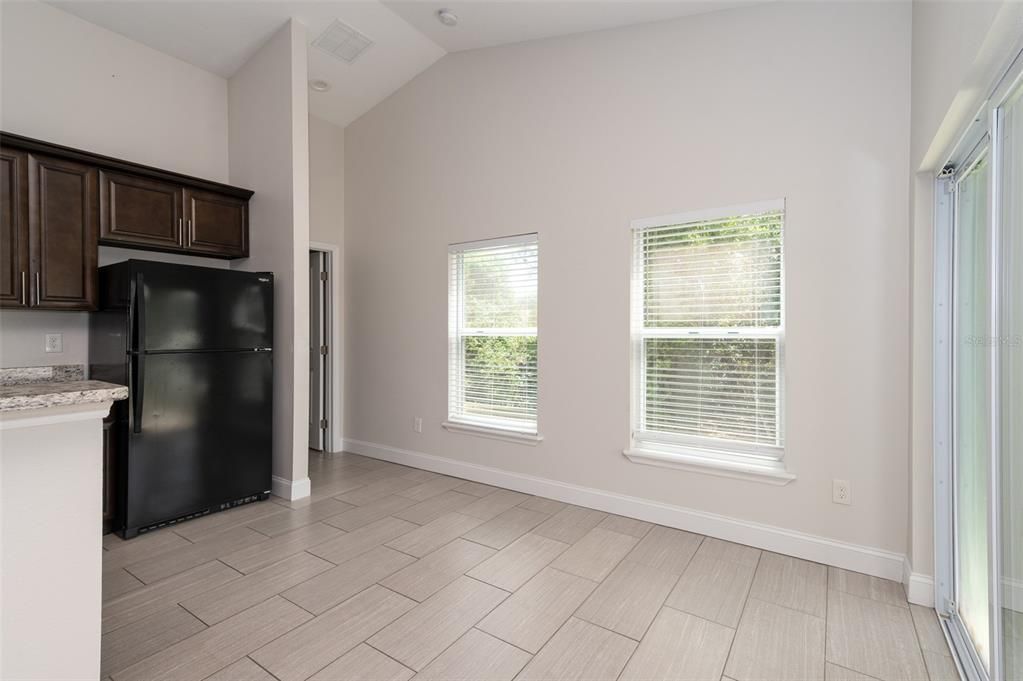 В аренду: $2,000 (3 спален, 2 ванн, 1521 Квадратных фут)