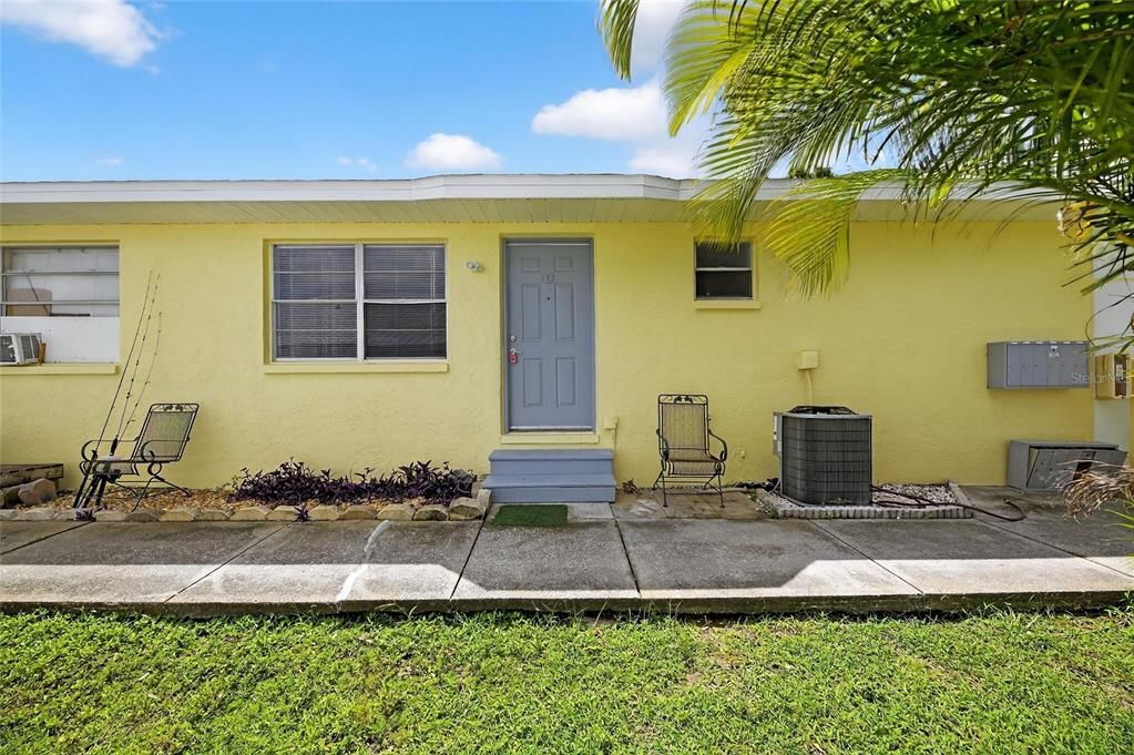 最近售出: $184,000 (2 贝兹, 1 浴室, 800 平方英尺)