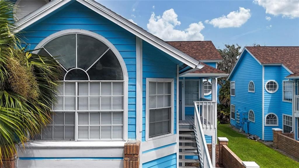 合同活跃: $1,870 (3 贝兹, 2 浴室, 1287 平方英尺)