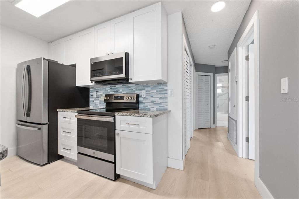 合同活跃: $1,870 (3 贝兹, 2 浴室, 1287 平方英尺)