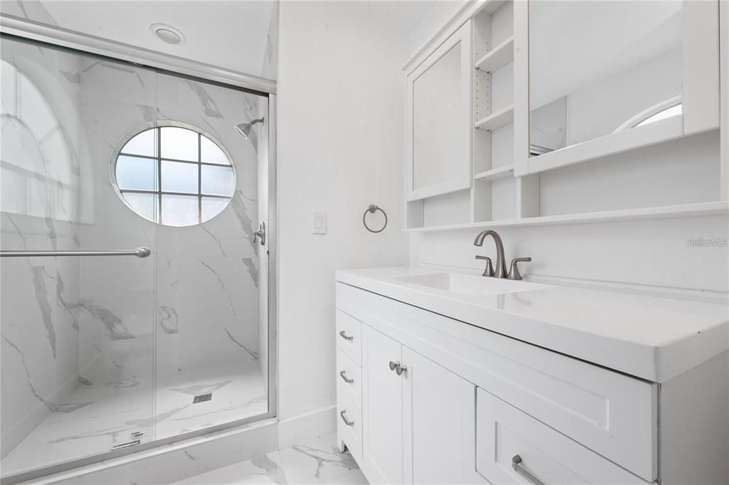 合同活跃: $1,870 (3 贝兹, 2 浴室, 1287 平方英尺)