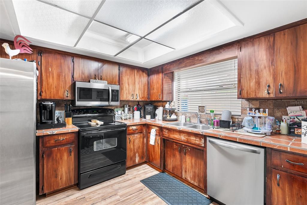 For Sale: $170,000 (2 beds, 2 baths, 1164 Square Feet)