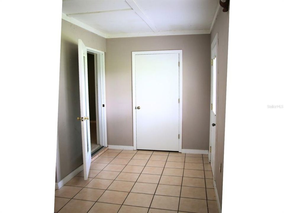 For Sale: $170,000 (2 beds, 2 baths, 1164 Square Feet)