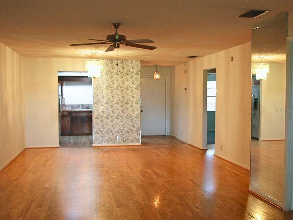 For Sale: $170,000 (2 beds, 2 baths, 1164 Square Feet)